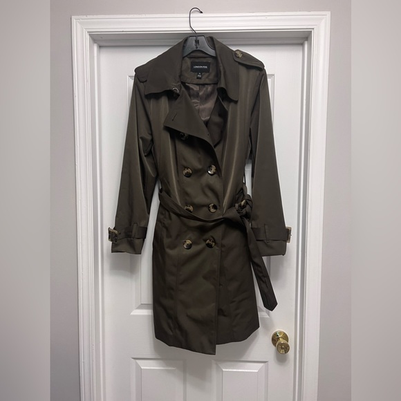 London Fog Jackets & Blazers - ❌SOLD❌London Fog Military Olive Green Broken Tench Coat Size XL Tortoise Buttons